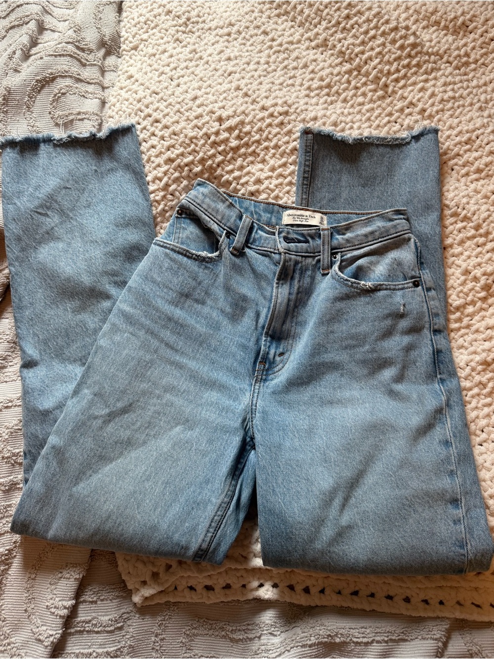 Abercrombie & Fitch The 90s Straight Leg Jean